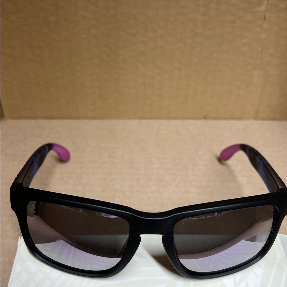 Blenders Eyewear Sunglasses with Black Frame - Picture 2 of 2
